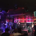 クラブクイーン - 女性ボーカルも入る