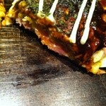 Okonomiyaki Shirakawa - しらかわ断面・ベーコンとチーズが絶妙