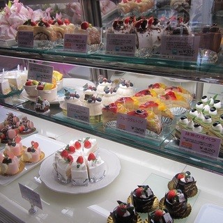 いつまでも庶民の味方で フランドール By ガネーシャ ふらんどーる 山科本店 馬替 ケーキ 食べログ