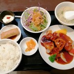 Chuukashuka Fukurou - 「黒酢の酢豚定食」980円