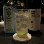 DEN - ボンベイサファイアのジントニック