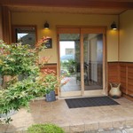 カフェ アース - お店の入口