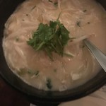 海南鶏飯食堂 - 土鍋クラブビーフンスープ