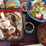 奥松島 LANE HOTEL - サラダと香の物お味噌汁はランチメニュー共通みたい