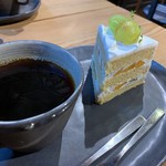 Momotose - ブレンドコーヒーと、季節のフルーツショートケーキ