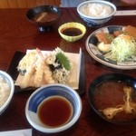 二条 - 天ぷら定食とメンチカツ