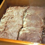 ステーキハウス 村岡 - 蓋を取ると、ふぁ～って、湯気が立ち上りました。