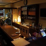 ステーキハウス 村岡 - 店内の雰囲気です。 入口から入って右手を撮っています。