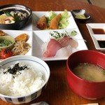 草々 - プレートランチ（１３００円）