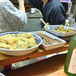 和乃家 - 【2019年8月】カウンターに並ぶおばんざい