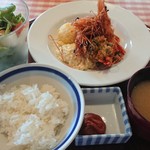 洋食勝井 - 食べたかったエビフライ(*^^*)梅干しもイイ。