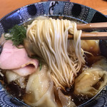 柴崎亭 - ワンタン中華そば  麺リフト