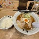 酒田ラーメン 花鳥風月 - 花鳥風月ラーメンと白ご飯