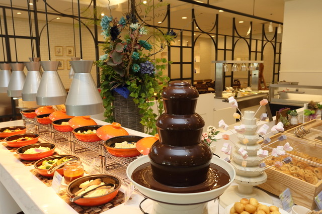 フォーシーズンズ Four Seasons 愛知大学前 バイキング ネット予約可 食べログ