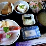 十三寿し - ちらし寿し定食のセット