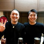 カジュアル割烹 周 - 写真掲載許可頂いています。左：店主、右：エゾメングランプリYさん。親切な接客有難うございます。