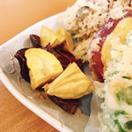 蕎麦切り わたなべ - 栗の天麩羅です