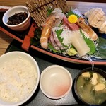 Bonten Shokudou - 相方は、豪勢に「本日の刺身定食」です！