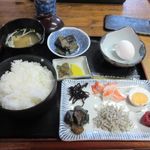民宿みやこ - ゆっくり休んだ次の日は食堂で朝食です。
