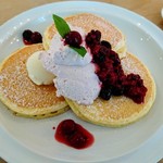 Hanamizuki Cafe - 森のパンケーキ。生地がふわふわ。