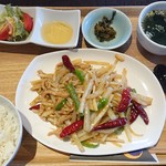 Chainese Kitchen Lulu - 豚じゃがいもピーマンラー油炒め¥850-