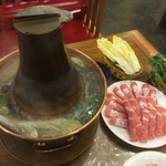 東来順 - 涮羊肉(東来順赤銅鍋スープ)
