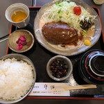 レストラン 牛石 - ハンバーグ定食