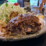 レストラン 牛石 - ハンバーグ断面