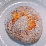 ル・プチメック 日比谷店 - まんまるお月様みたいなじゃがいもパン  230円