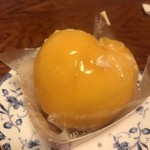 ル・パティシエ ヨコヤマ -                               まるごと黄金桃（黄桃）