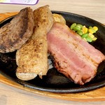 ステーキのどん - ハンバーグ&チキン&厚切りベーコン798円