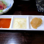 鳥田中 - 湯引き造りのタレ