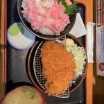 Yamadon - ネギトロ丼と三元豚の豚カツの大盛り。