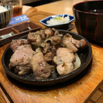 炭火焼鳥　権兵衛 - もも炙り焼き