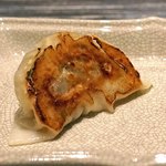 modern chinese VERT - 餃子