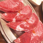 Sumibi Yakiniku Horumon Yamato - 厚切り上タンステーキ1080円！