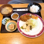 河童亭なお - メンチカツ定食