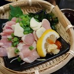 炭焼グルメ　中吉 - 赤鶏のたたき 460円