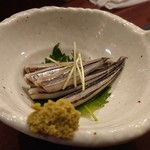 籠ノ島 - きびなごの黒酢〆  380円