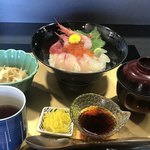 海鮮居酒屋 隠岐 - 海鮮丼  1000円