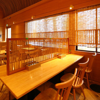 ちょっとした和食屋さんの様なモダンテイスト。