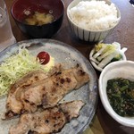 家庭料理居酒屋 よってって - ♪豚の塩麹焼き定食￥500