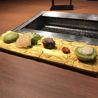 肉料理 KOJIRO - 100%黒毛和牛ミニハンバーガー。
                美味し。