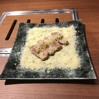 肉料理 KOJIRO - 和牛ミスジのカツレツ。
                美味し。