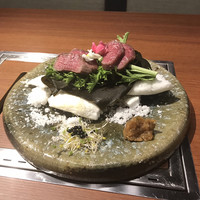肉料理 KOJIRO - 和牛ランプの塩釜焼。
                  美味し。
