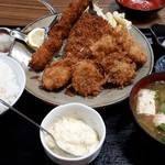 Yokarou - 海の幸盛り合わせフライ定食2000円