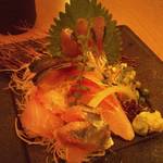 刺し盛～〆鯖・鯵・鰯・小庄鯛・勘八