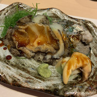 恵比寿 鮨 おぎ乃 - 蒸し鮑のアマダレ　山葵 大きな鮑！ほどよい食感。肝も新鮮です。