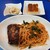 Taverna Zio Rosso ロッソおじさんの店 - 人気のラザニアと選べるスパゲッティのコンビ、ハーフ＆ハーフ1,000円、キャベツピクルスとフォカッチャ付き