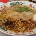 ラーメン魁力屋 - 醤油ラーメン、麺半分。細麺。